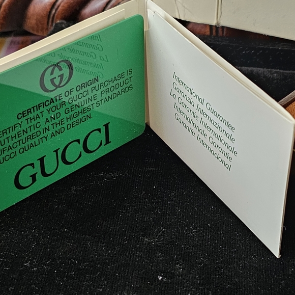 BALLYS GUCCI WATCH IN ORIGINAL BOX AND PACKAGING - Picture 6 of 10
